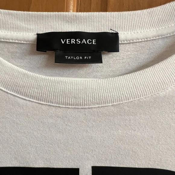 Men’s Versace shirt - Picture 2 of 4